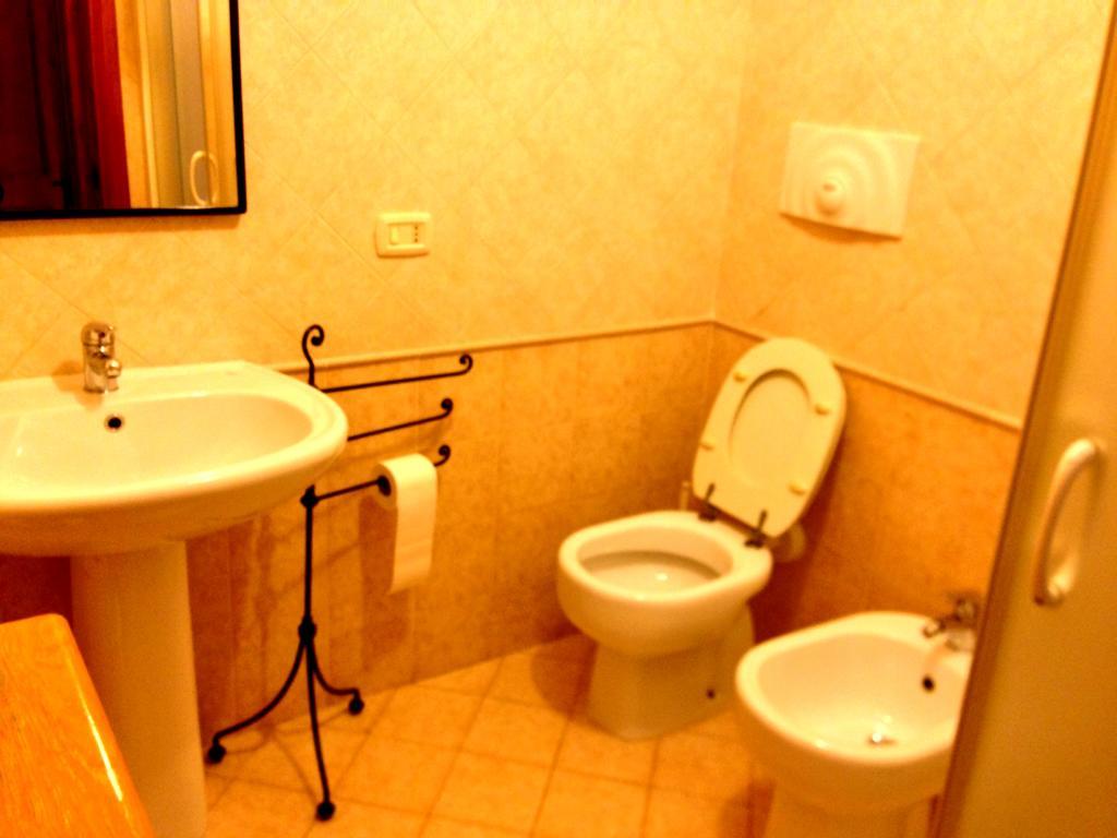 B&B Casa Bianca Taranto Ngoại thất bức ảnh